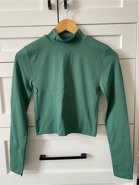 Babaton Green Countour Long-Sleeve Mock Neck Top